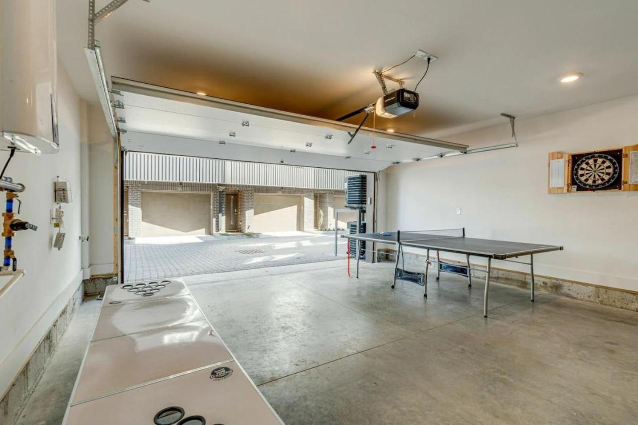 11 Beds 4 Bedrooms 4 Baths With A Rooftop Deck And Garage Nashville