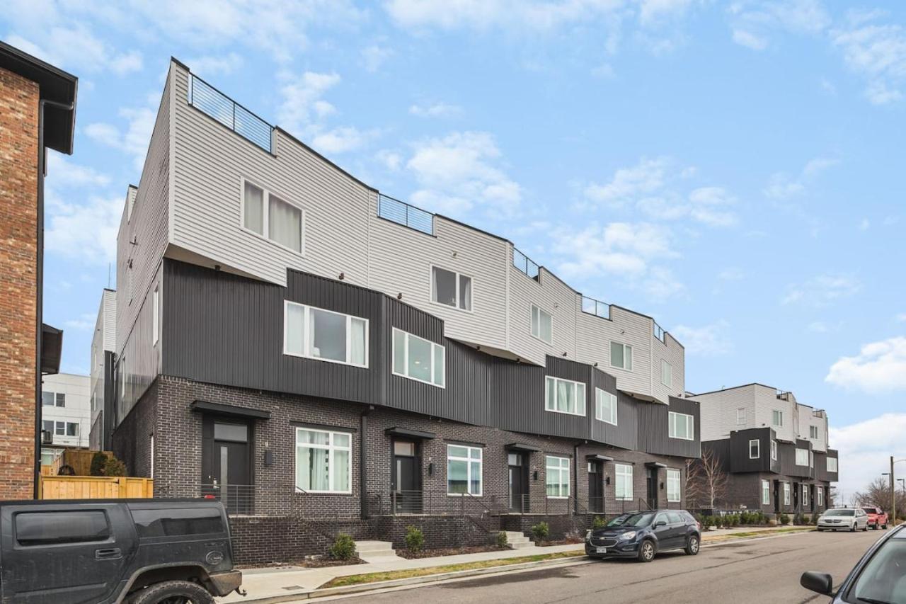 11 Beds 4 Bedrooms 4 Baths With A Rooftop Deck And Garage
