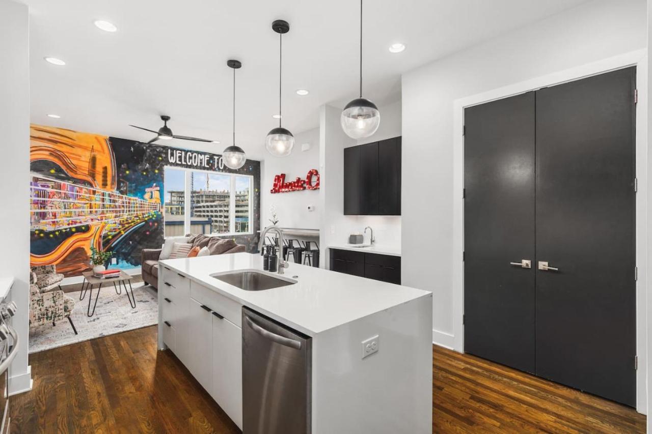 Holiday home 11 Beds 4 Bedrooms 4 Baths With A Rooftop Deck And Garage Nashville