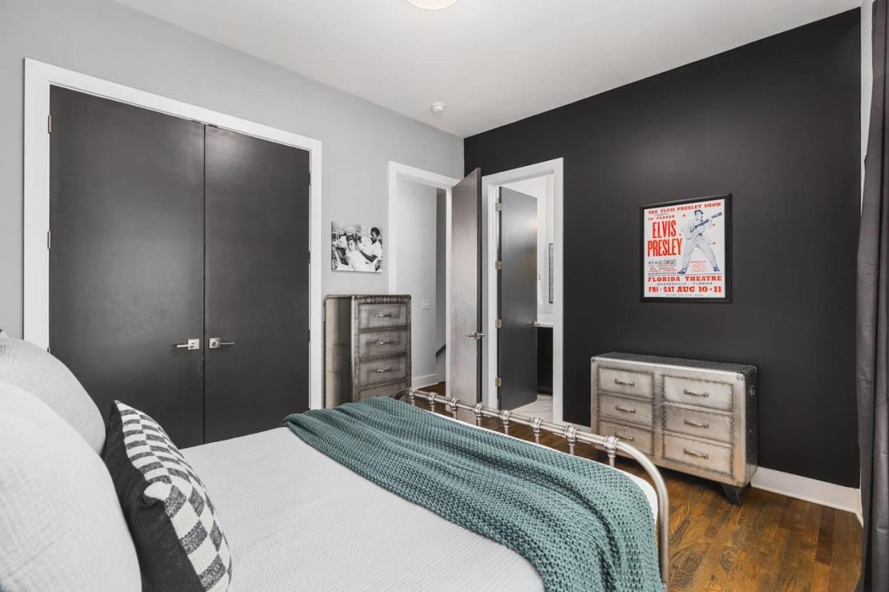 11 Beds 4 Bedrooms 4 Baths With A Rooftop Deck And Garage Nashville