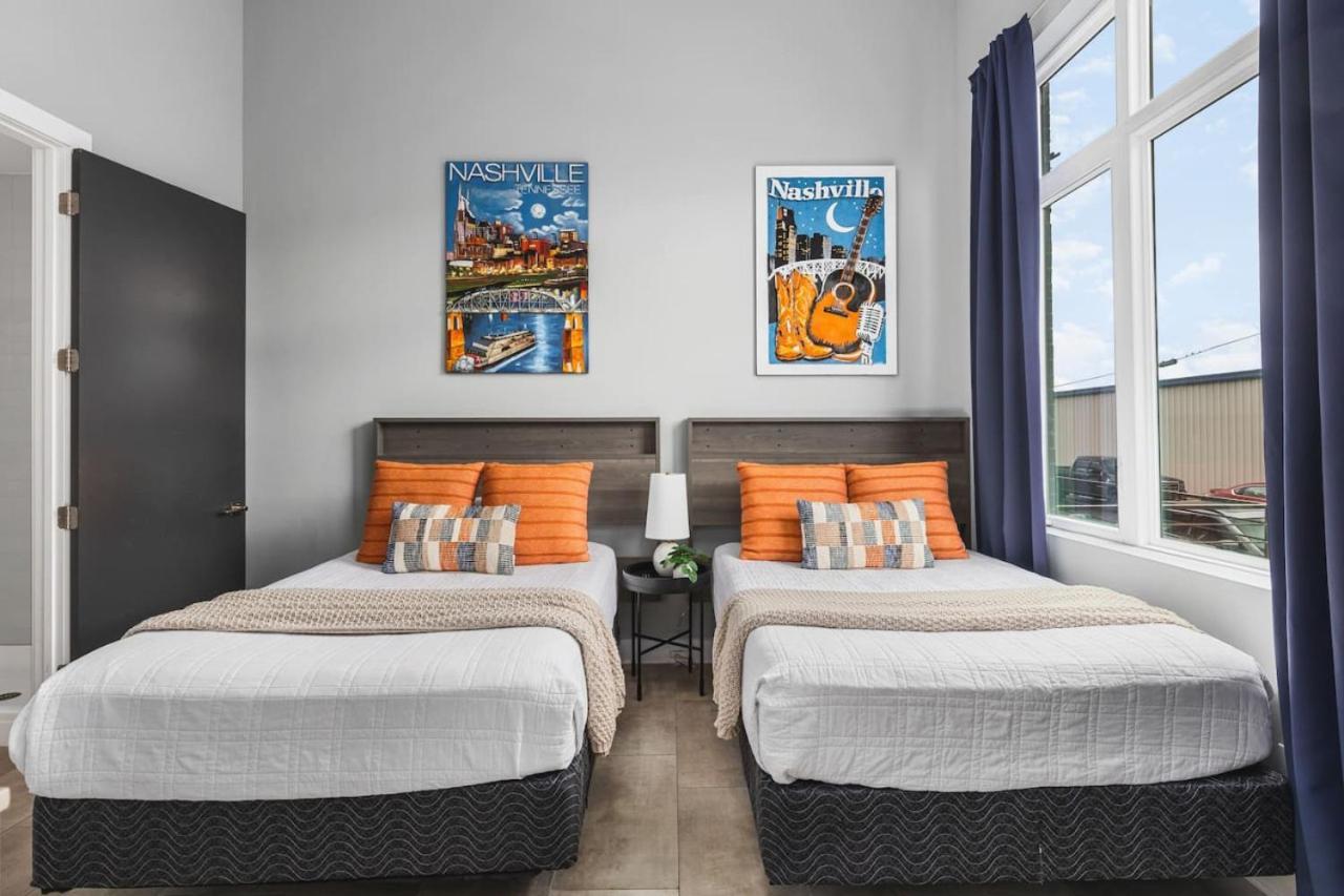 Holiday home 11 Beds 4 Bedrooms 4 Baths With A Rooftop Deck And Garage *