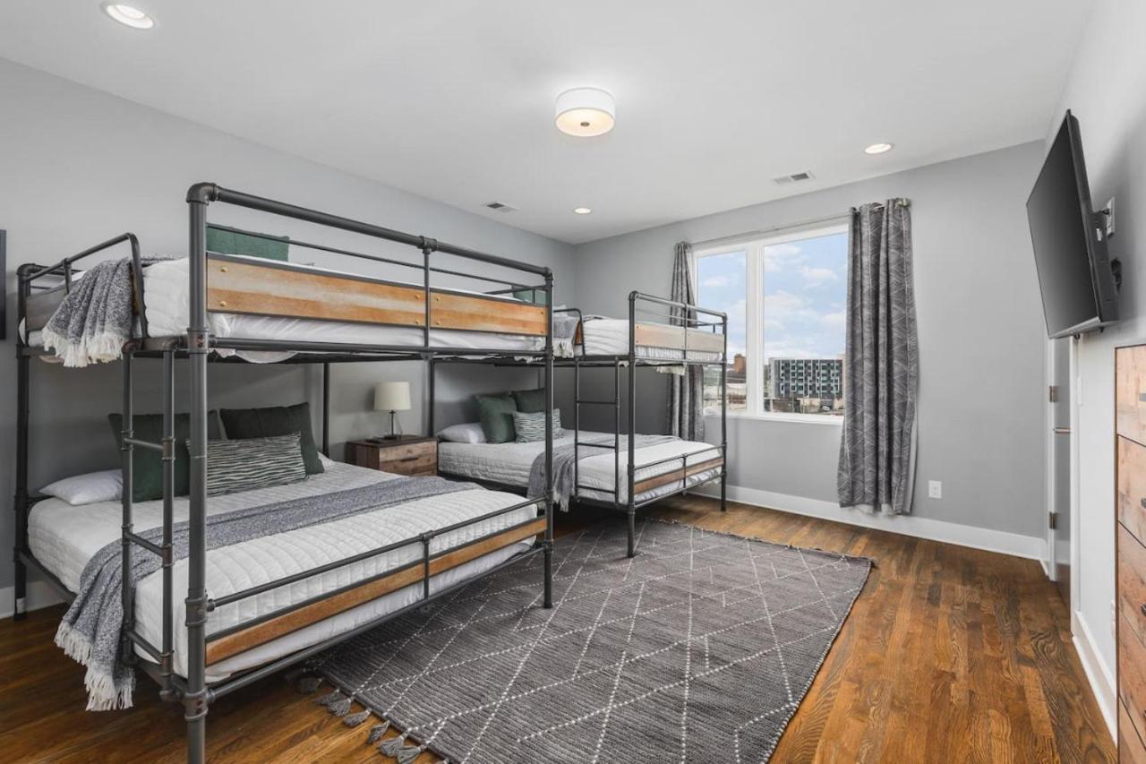 11 Beds 4 Bedrooms 4 Baths With A Rooftop Deck And Garage Nashville