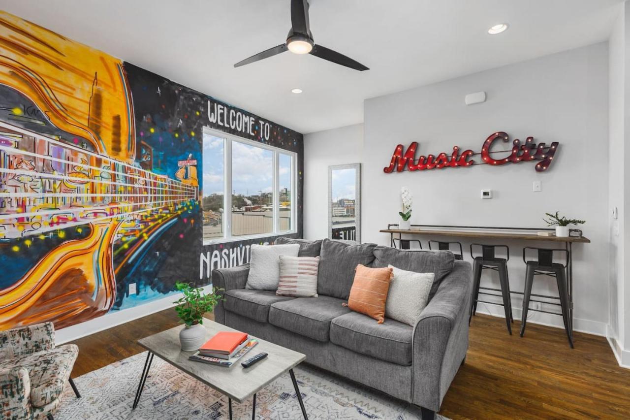 Holiday home 11 Beds 4 Bedrooms 4 Baths With A Rooftop Deck And Garage Nashville
